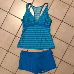 2 piece swimsuit NEVER WORN!!